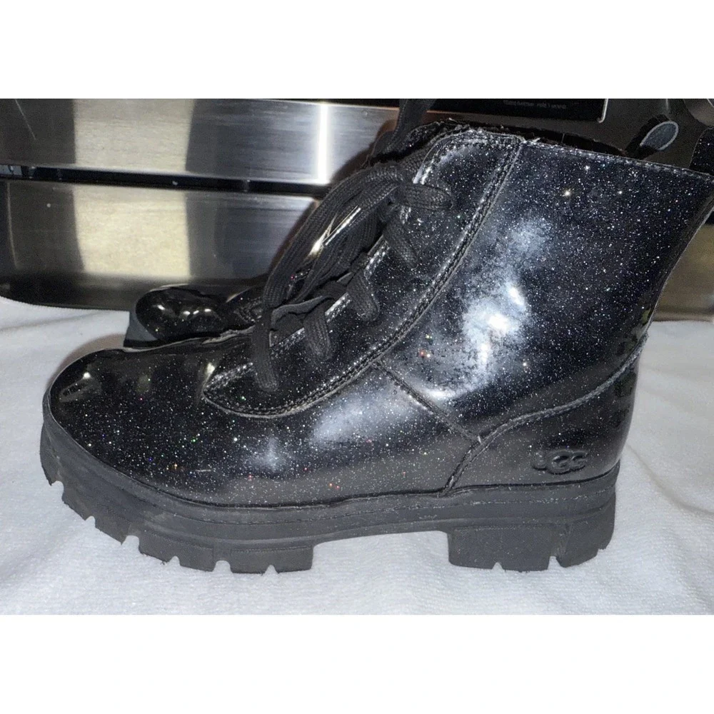 UGG Zip Up Ashton Black Glitter Boot‎ Size 6 Big Girls/7.5 Woman's Bootie Combat